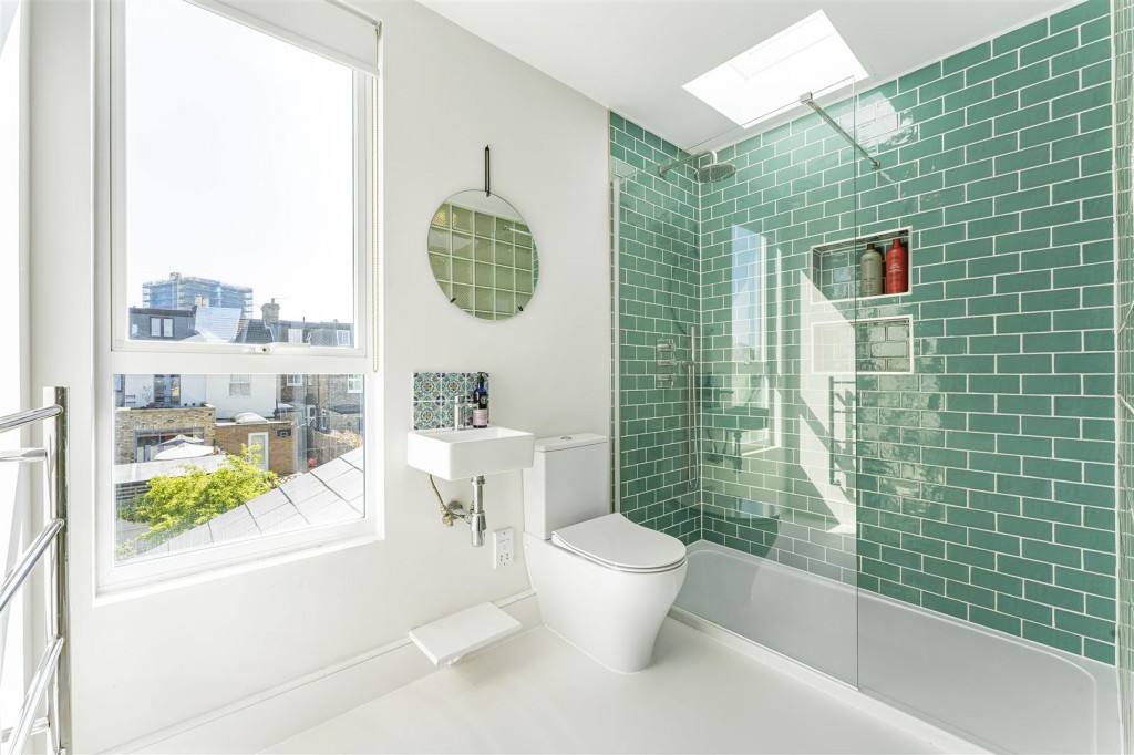 Chestnut Avenue South, Walthamstow, London, E17