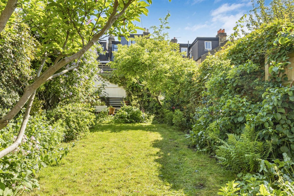 Chestnut Avenue South, Walthamstow, London, E17