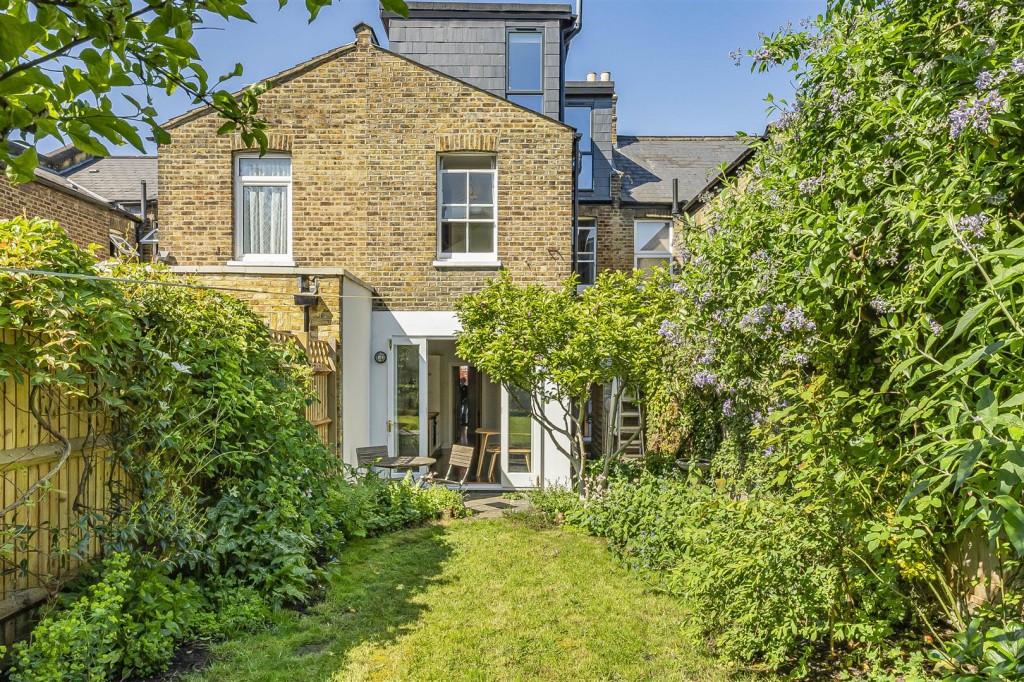 Chestnut Avenue South, Walthamstow, London, E17