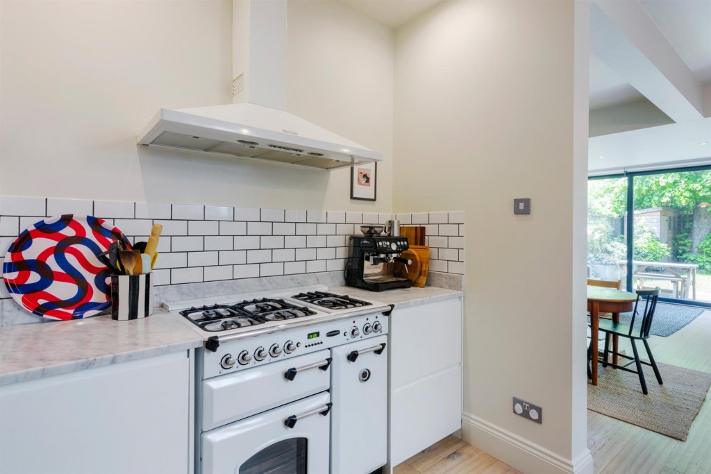 Park Grove Road, Leytonstone, London, E11