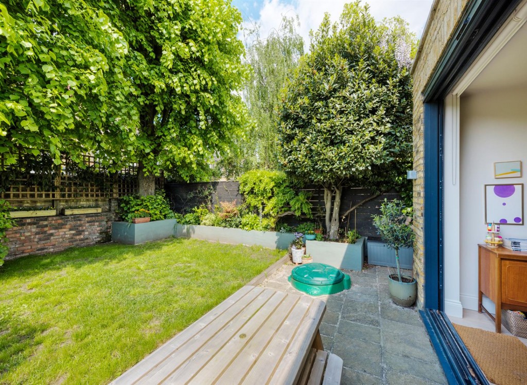 Park Grove Road, Leytonstone, London, E11