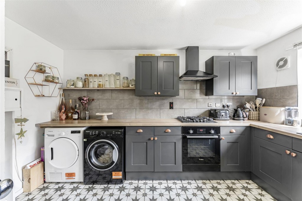 Riverhead Close, Walthamstow, London, E17