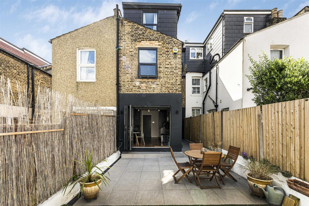 Carnarvon Road, Leyton, London, E10