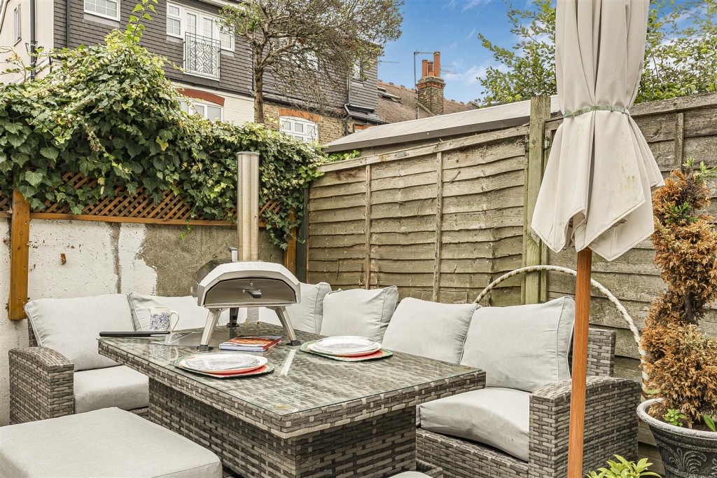 St. John's Road, Walthamstow, London, E17
