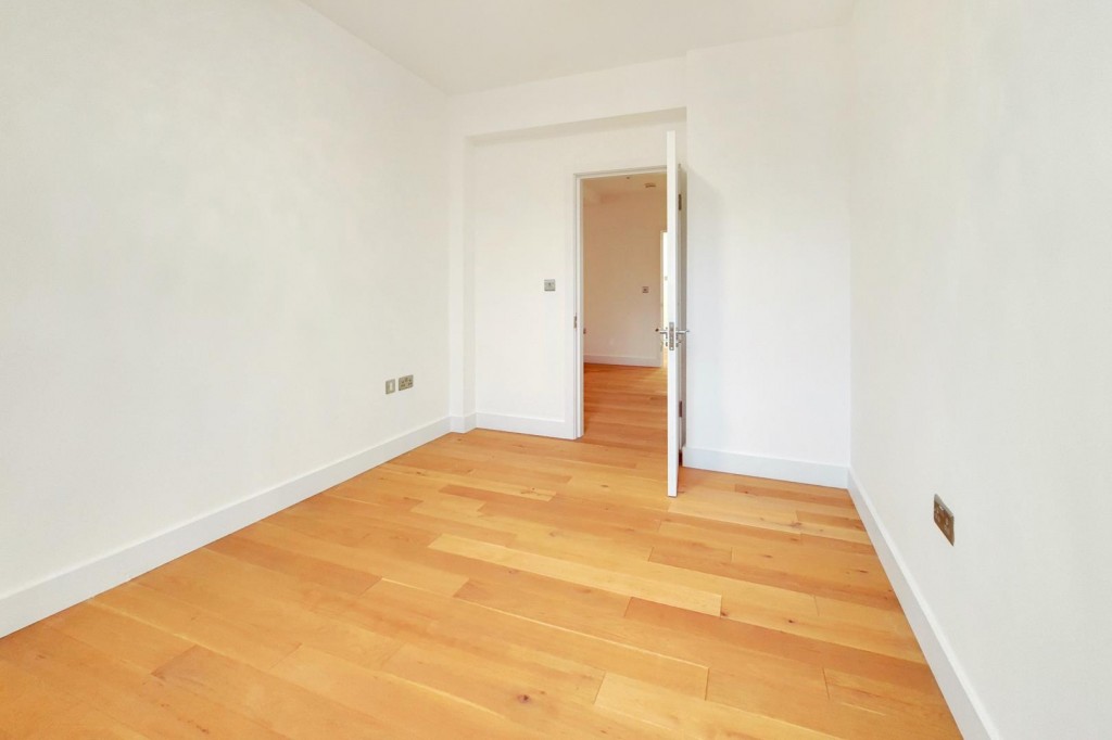 Matlock Court, Kensington Park Road, London, W11 3BS