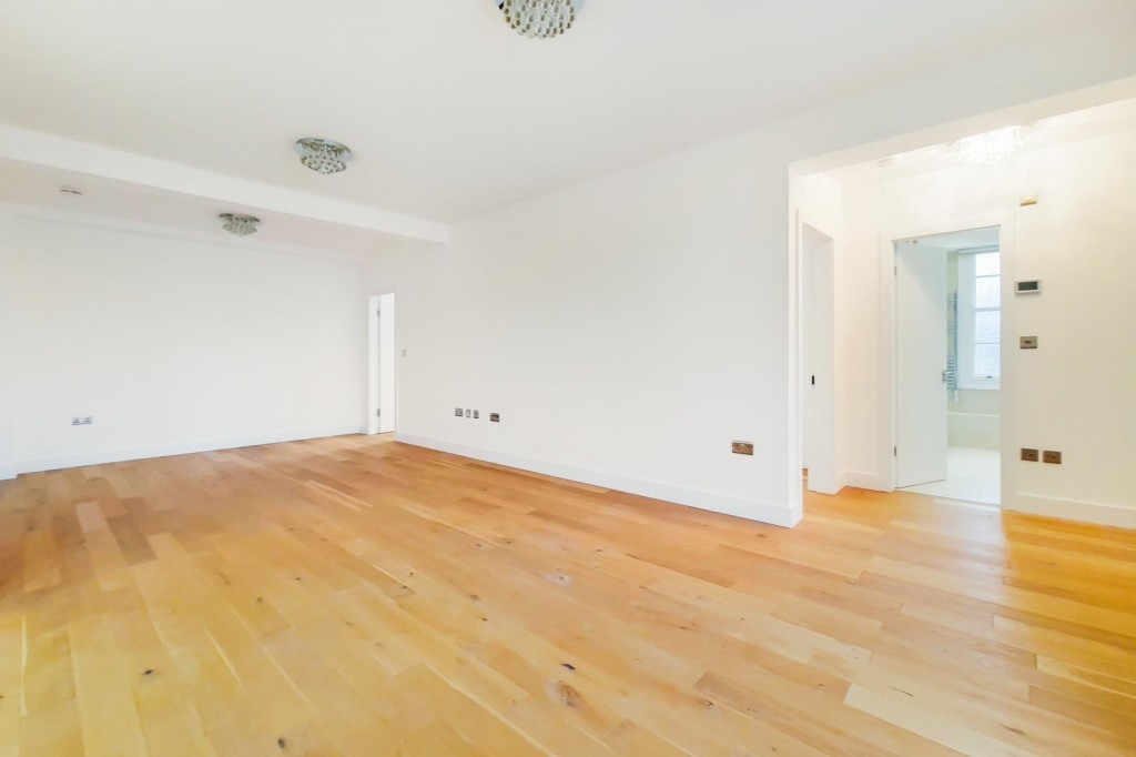 Matlock Court, Kensington Park Road, London, W11 3BS