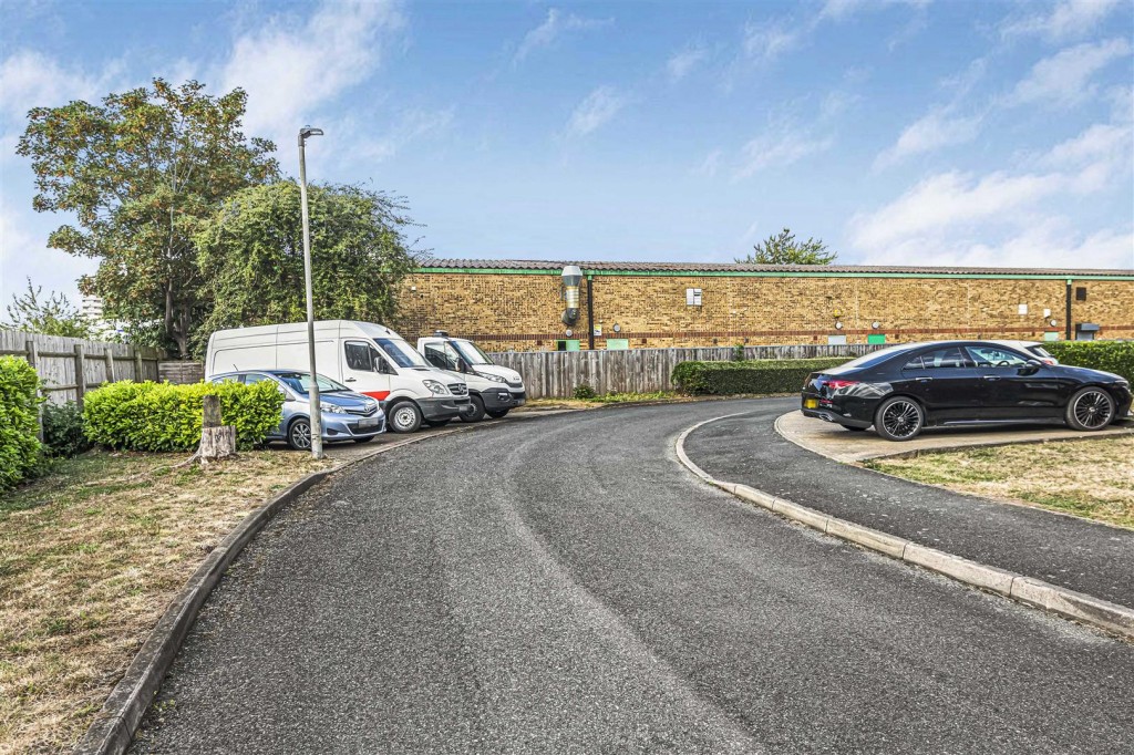Liden Close, Walthamstow, London, E17
