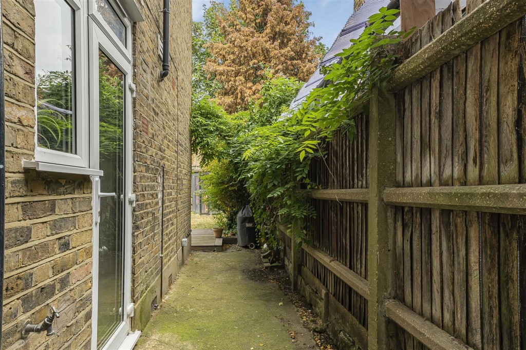 Third Avenue, Walthamstow, London, E17