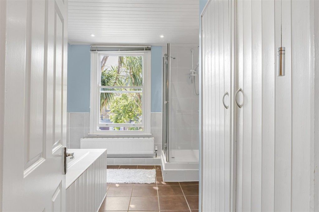 Wellington Road, Walthamstow, London, E17