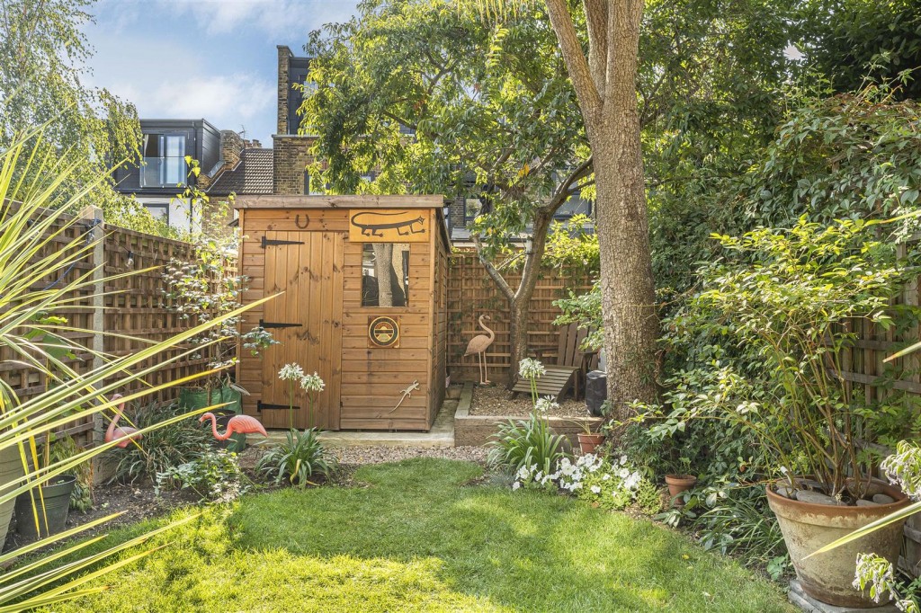 Wellington Road, Walthamstow, London, E17