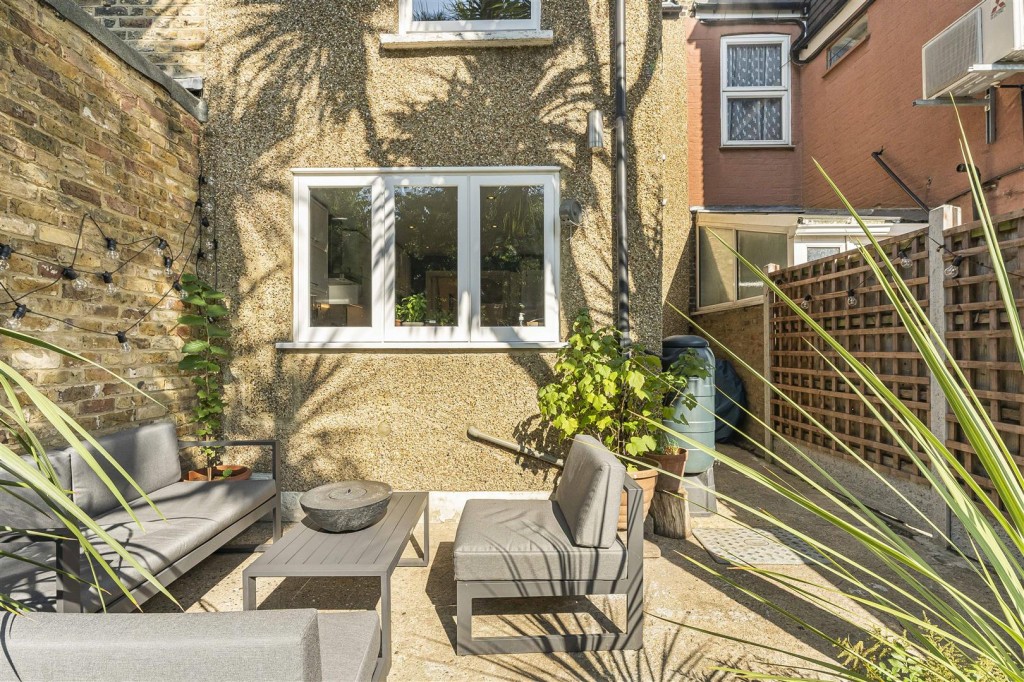 Wellington Road, Walthamstow, London, E17
