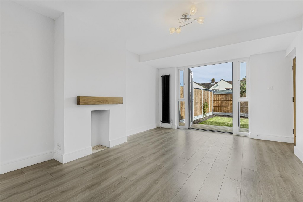 Rosslyn Avenue, Chingford, London, E4