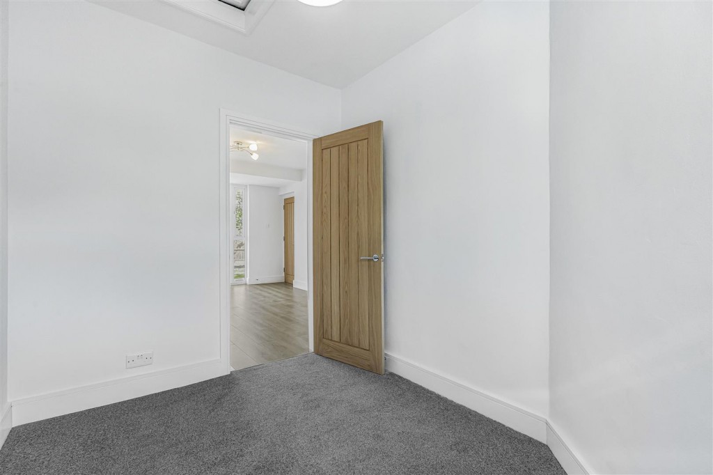 Rosslyn Avenue, Chingford, London, E4