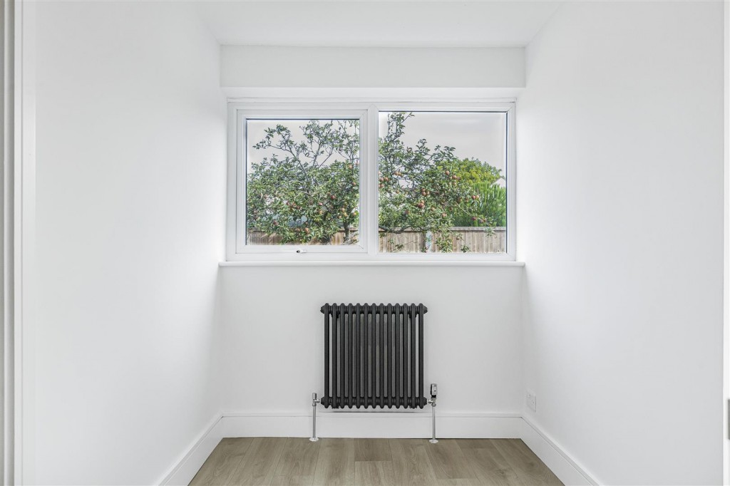 Rosslyn Avenue, Chingford, London, E4