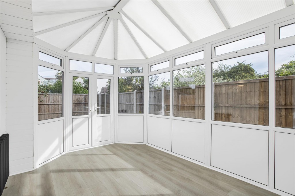Rosslyn Avenue, Chingford, London, E4