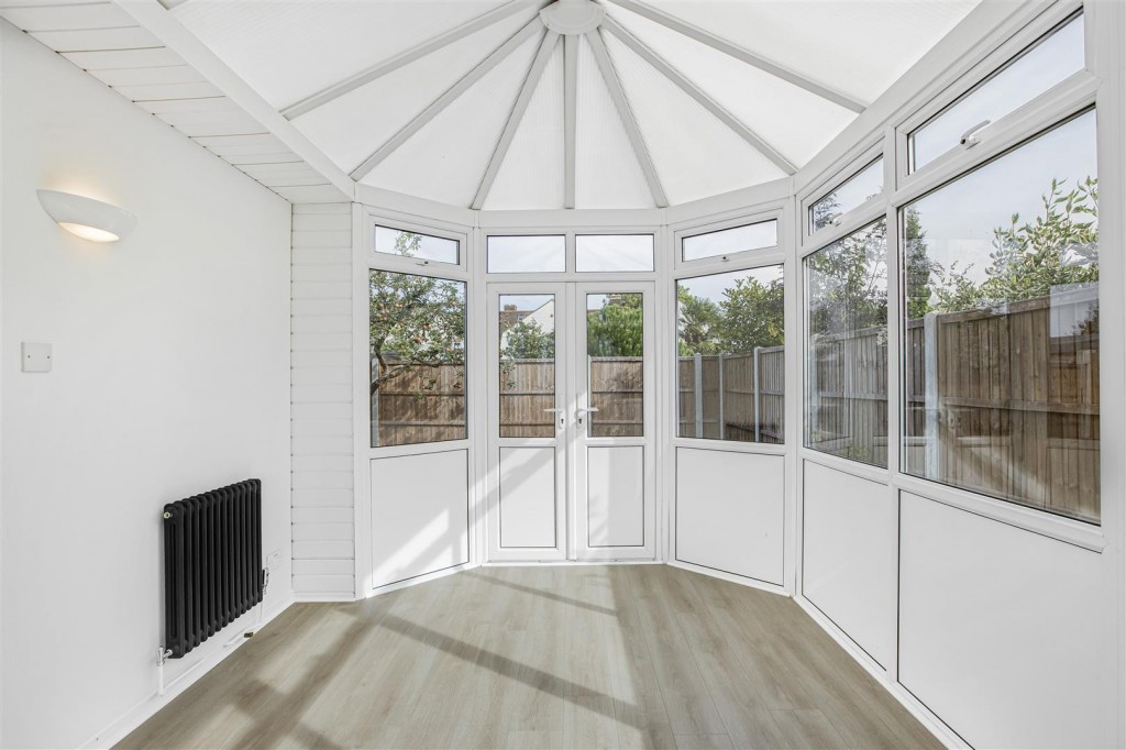 Rosslyn Avenue, Chingford, London, E4