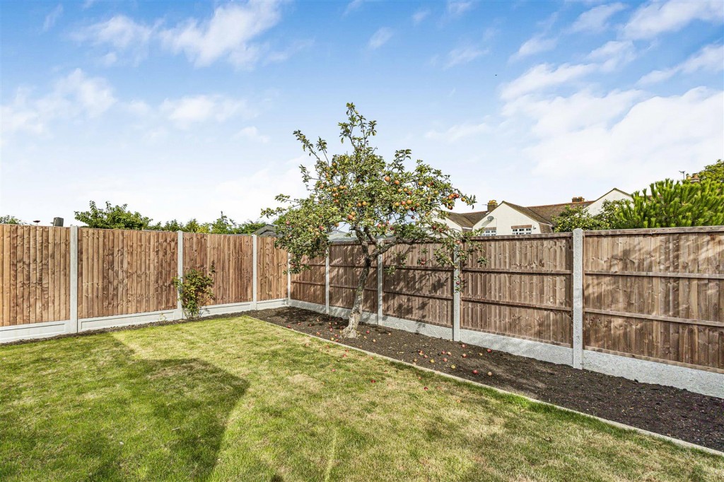 Rosslyn Avenue, Chingford, London, E4