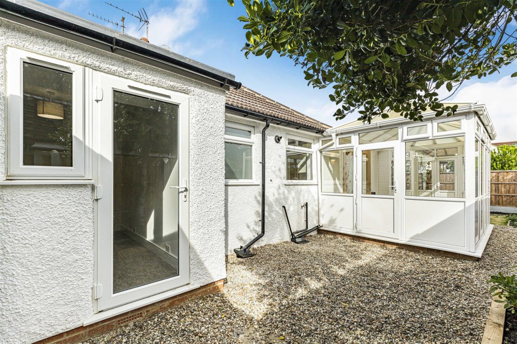 Rosslyn Avenue, Chingford, London, E4