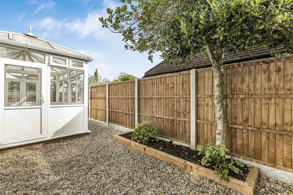 Rosslyn Avenue, Chingford, London, E4