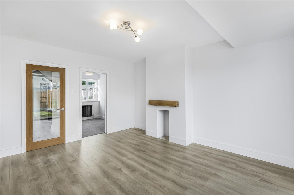 Rosslyn Avenue, Chingford, London, E4