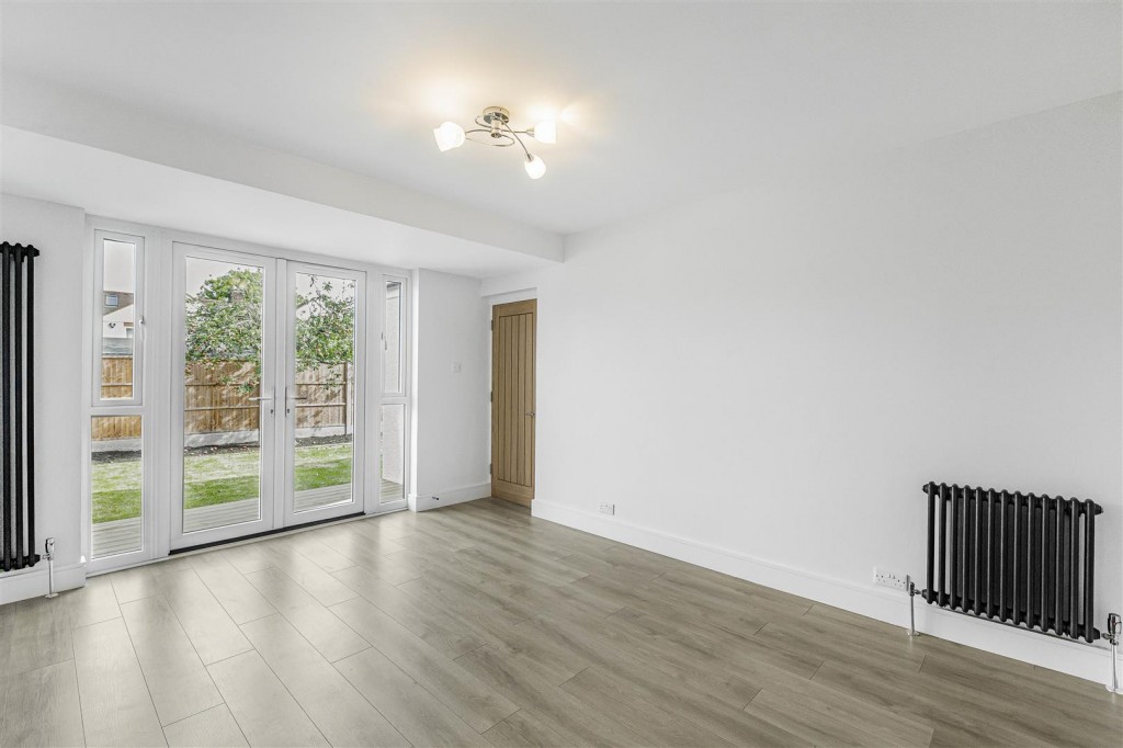 Rosslyn Avenue, Chingford, London, E4