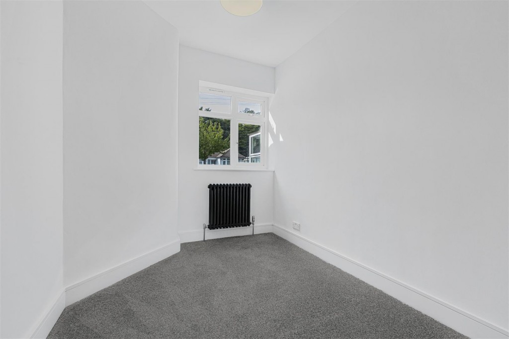 Rosslyn Avenue, Chingford, London, E4