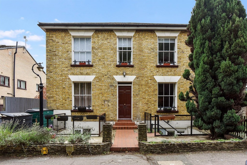 Summit Road, Walthamstow, London, E17