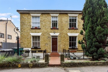 Summit Road, Walthamstow, London, E17