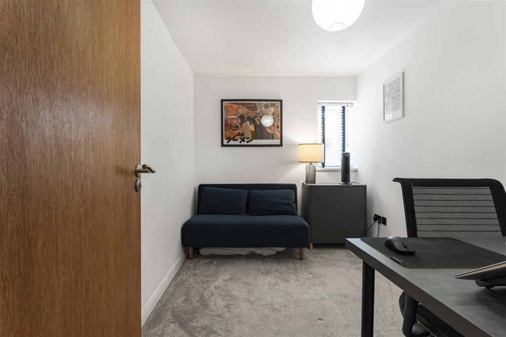 Summit Road, Walthamstow, London, E17