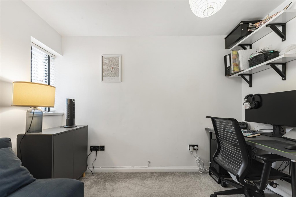 Summit Road, Walthamstow, London, E17