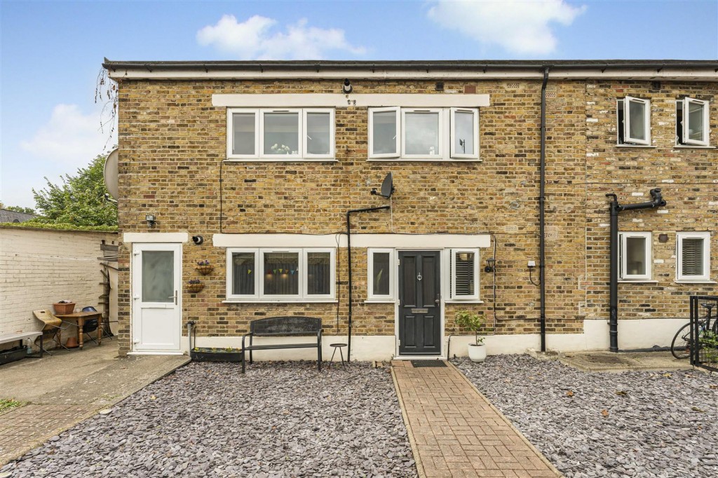 Summit Road, Walthamstow, London, E17