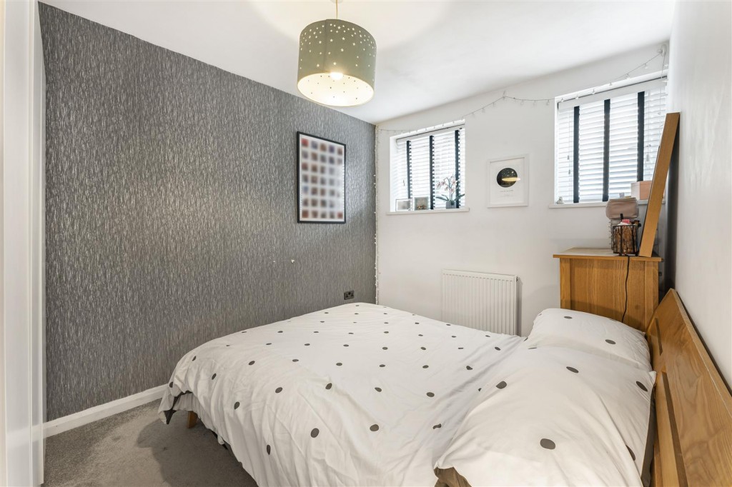 Summit Road, Walthamstow, London, E17
