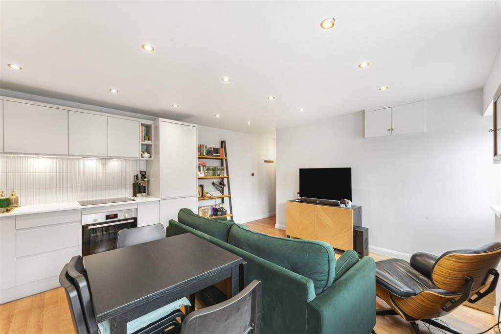 Summit Road, Walthamstow, London, E17
