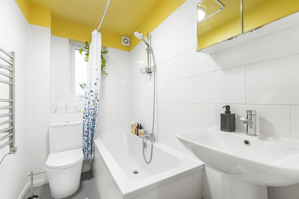 Greenacre Gardens, Walthamstow, London, E17
