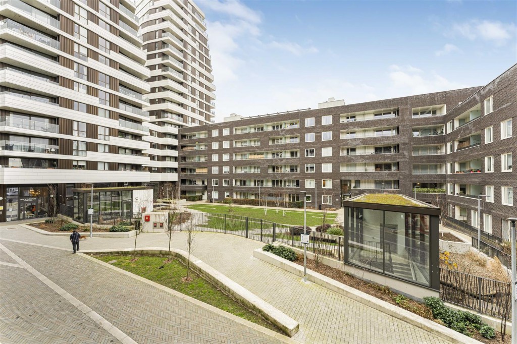 Beck Square, Leyton, London, E10