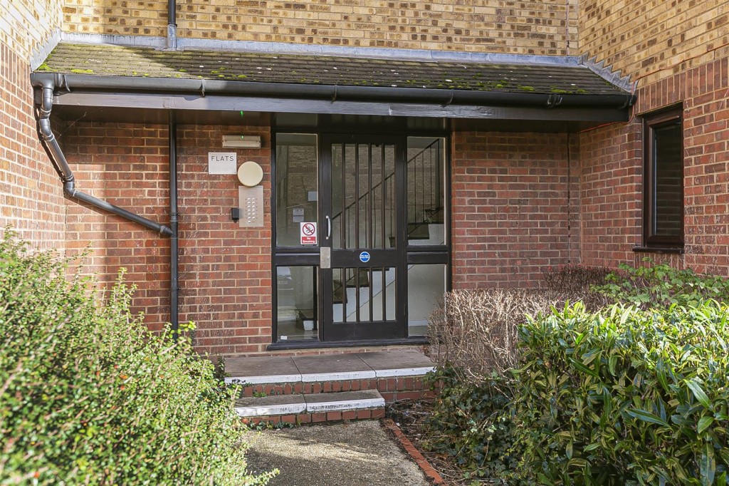 Green Pond Close, Walthamstow, London, E17
