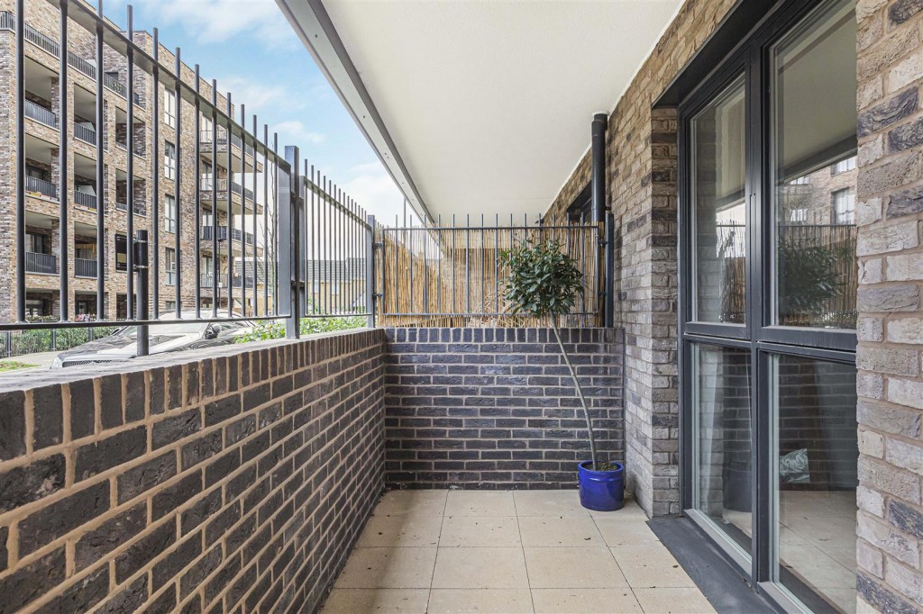 Clarkson Crescent, Walthamstow, London, E17