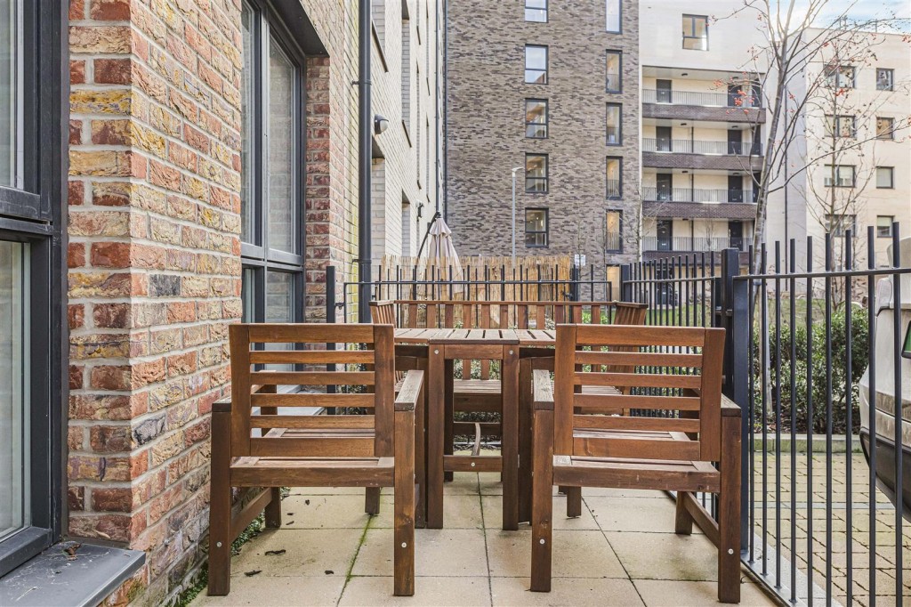 Clarkson Crescent, Walthamstow, London, E17