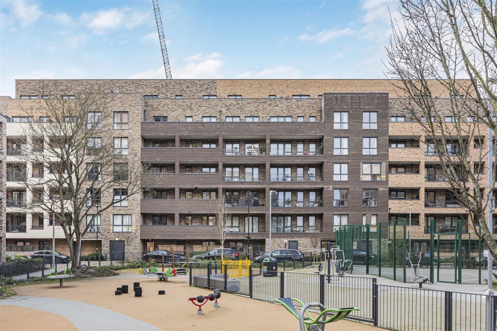 Clarkson Crescent, Walthamstow, London, E17