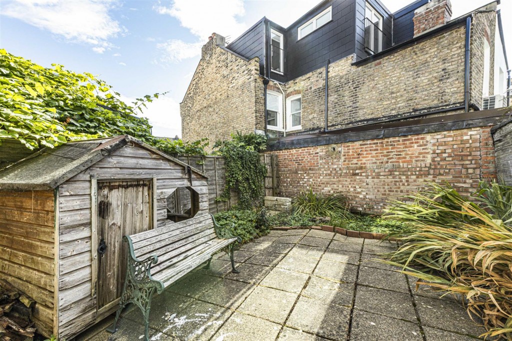 Barrett Road, Walthamstow, London, E17