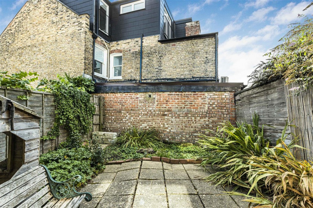 Barrett Road, Walthamstow, London, E17