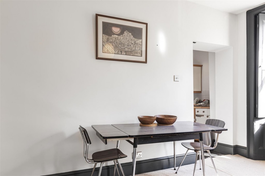 The Chestnuts, Bishops Close, Walthamstow, London, E17