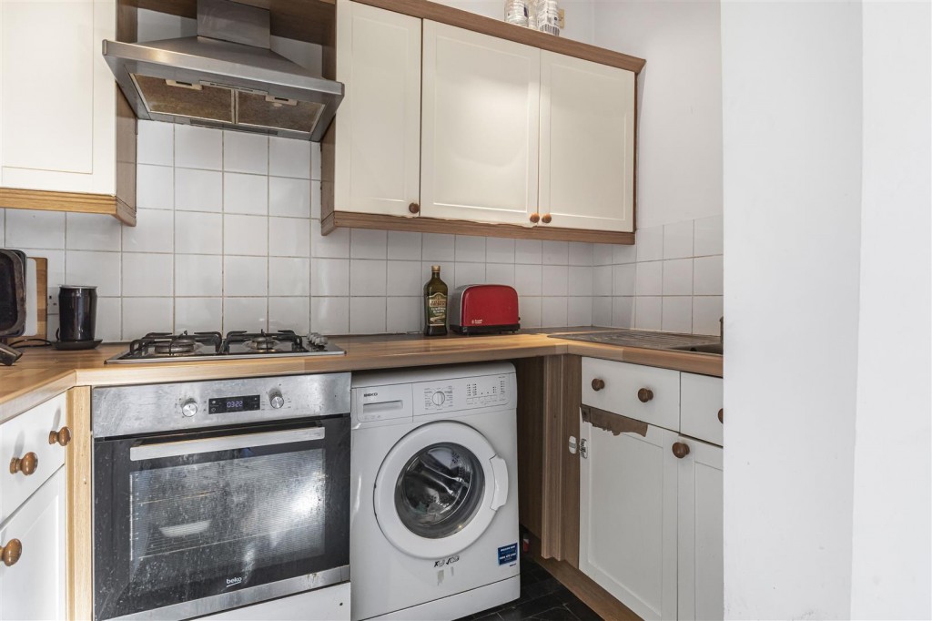 The Chestnuts, Bishops Close, Walthamstow, London, E17