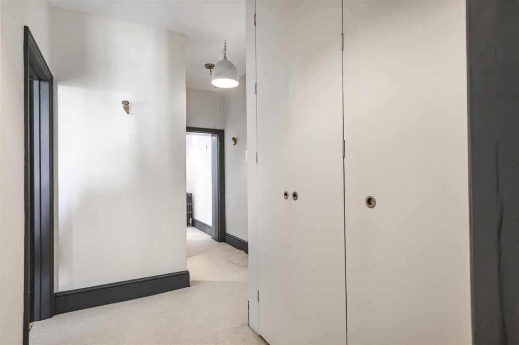 The Chestnuts, Bishops Close, Walthamstow, London, E17