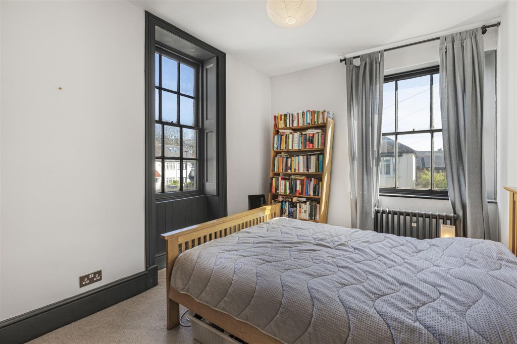 The Chestnuts, Bishops Close, Walthamstow, London, E17