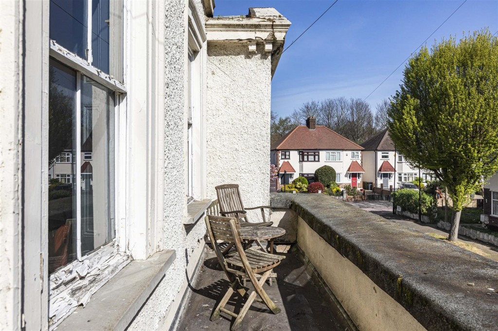 The Chestnuts, Bishops Close, Walthamstow, London, E17