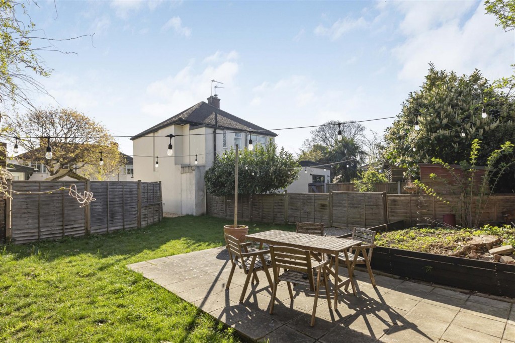 The Chestnuts, Bishops Close, Walthamstow, London, E17