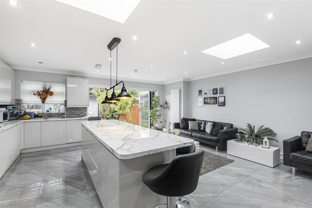 Chudleigh Crescent, Ilford, Essex, IG3