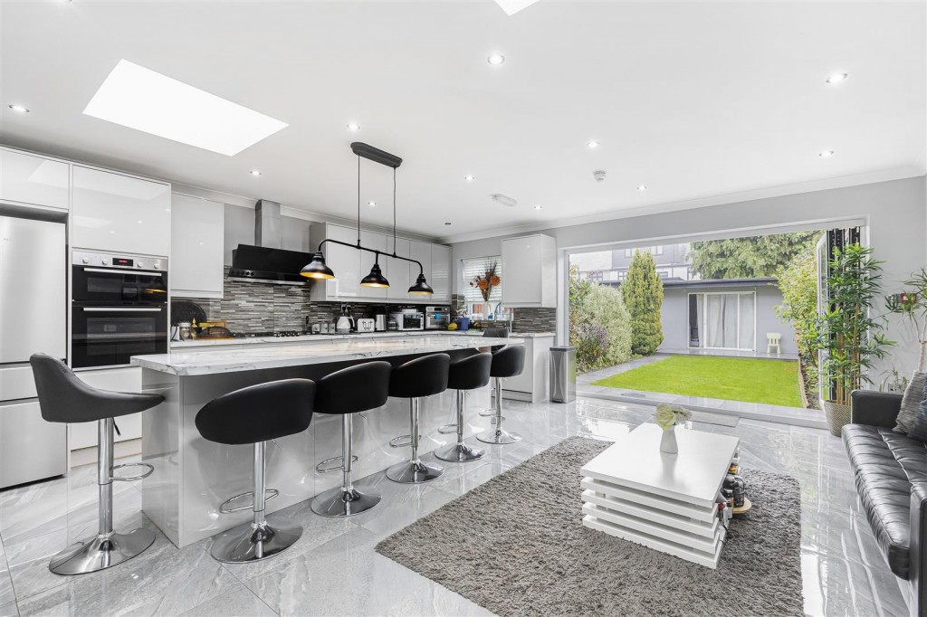 Chudleigh Crescent, Ilford, Essex, IG3