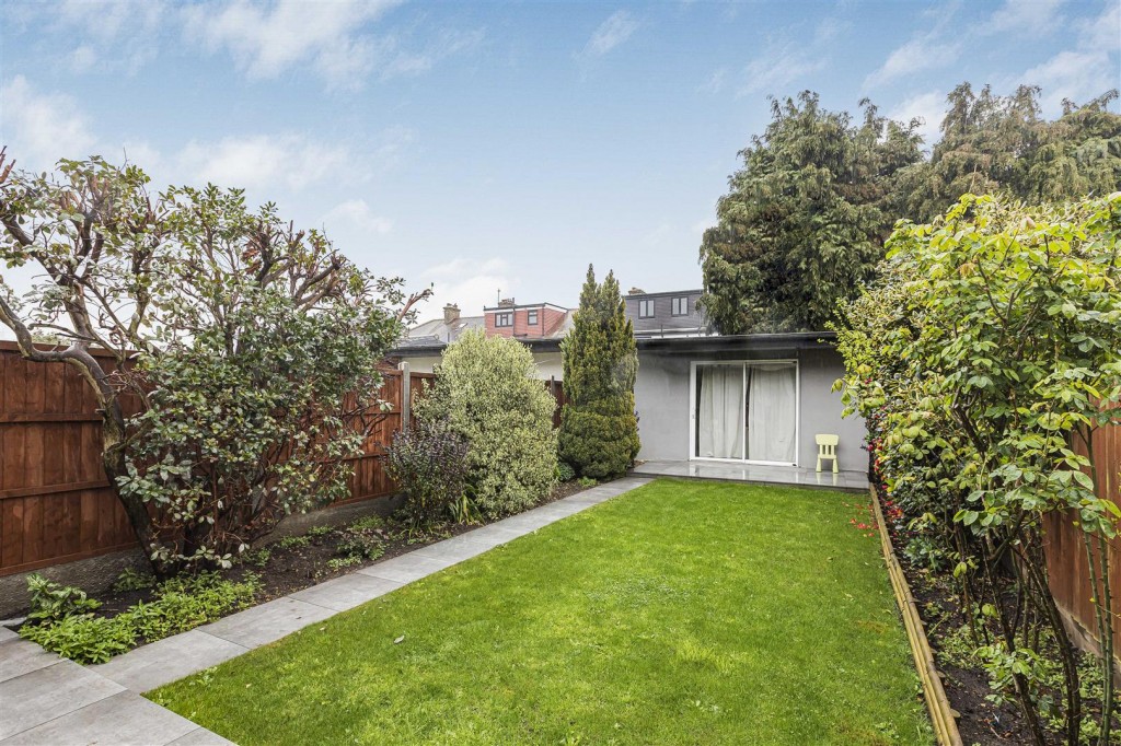 Chudleigh Crescent, Ilford, Essex, IG3